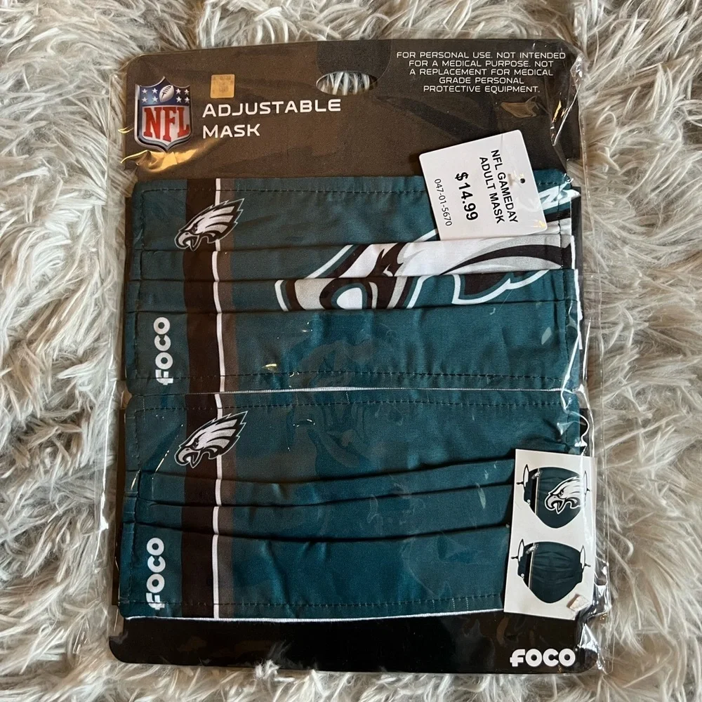 NWT Philadelphia Eagles adjustable mask set